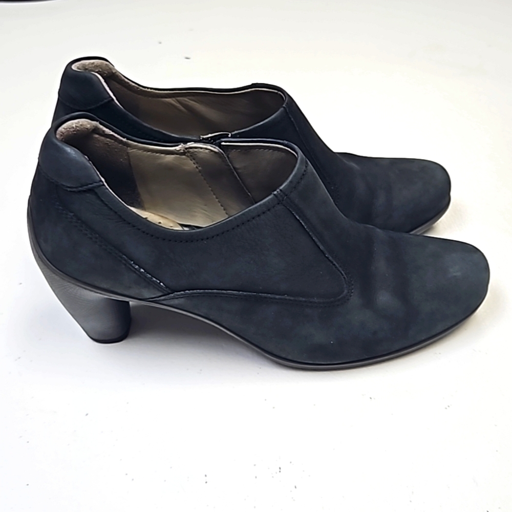 Ecco boots